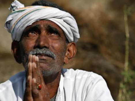 Of the 3,90,000 farmers in Nagar district, only 26 farmers will be free from debt | नगर जिल्ह्यातील ३ लाख ९० हजार शेतक-यांपैकी अवघे २६ शेतकरी होणार कर्जमुक्त Of the 3,90,000 farmers in Nagar district, only 26 farmers will be free from debt | नगर जिल्ह्यातील ३ लाख ९० हजार शेतक-यांपैकी अवघे २६ शेतकरी होणार कर्जमुक्त