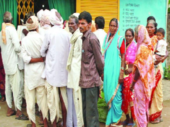 Debagarh Gaudabangal: Where has 13 lakh farmers gone? | कर्जमाफीचे गौडबंगाल :१३ लाख शेतकरी गेले कुठे? ८९ लाख शेतक-यांची आकडेवारीच संशयाच्या भोव-यात Debagarh Gaudabangal: Where has 13 lakh farmers gone? | कर्जमाफीचे गौडबंगाल :१३ लाख शेतकरी गेले कुठे? ८९ लाख शेतक-यांची आकडेवारीच संशयाच्या भोव-यात