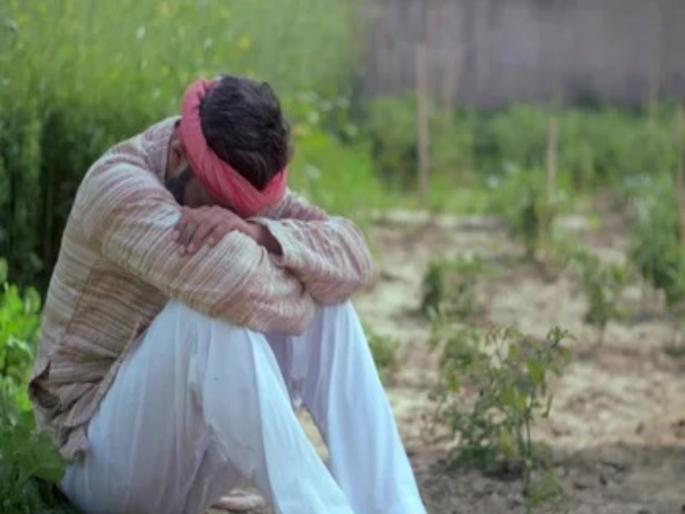 The mountain of debt also increased 10 out of 18 cows were sold in 1 day Finally, the young farmer took a drastic step | कर्जाचा डोंगरही वाढला! १८ गायींपैकी १० गाई १ दिवसात विकल्या; अखेर तरुण शेतकऱ्याचे टोकाचे पाऊल