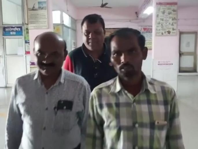 The attempt of suicide by the farmer's poison in the premises of the Superintendent of Police | पोलिस अधीक्षक कार्यालयाच्या आवारात शेतकऱ्याचा विष घेऊन आत्महत्येचा प्रयत्न The attempt of suicide by the farmer's poison in the premises of the Superintendent of Police | पोलिस अधीक्षक कार्यालयाच्या आवारात शेतकऱ्याचा विष घेऊन आत्महत्येचा प्रयत्न