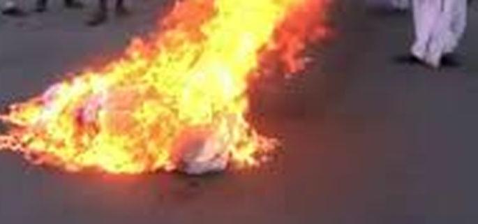 70-year-old farmer commits suicide by burning | ७० वर्षीय शेतकऱ्याची जाळून घेऊन आत्महत्या 70-year-old farmer commits suicide by burning | ७० वर्षीय शेतकऱ्याची जाळून घेऊन आत्महत्या