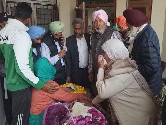 farmer leader datar singh dies due to heart attack while speaking against farm law | "माझी वेळ संपत आलीय"; शेतकरी नेत्यानं भाषणाला पूर्णविराम दिला अन् श्वासही थांबला farmer leader datar singh dies due to heart attack while speaking against farm law | "माझी वेळ संपत आलीय"; शेतकरी नेत्यानं भाषणाला पूर्णविराम दिला अन् श्वासही थांबला