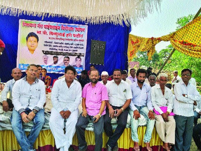 Farmers' chain fasting started | शेतकऱ्यांचे साखळी उपोषण सुरूच Farmers' chain fasting started | शेतकऱ्यांचे साखळी उपोषण सुरूच