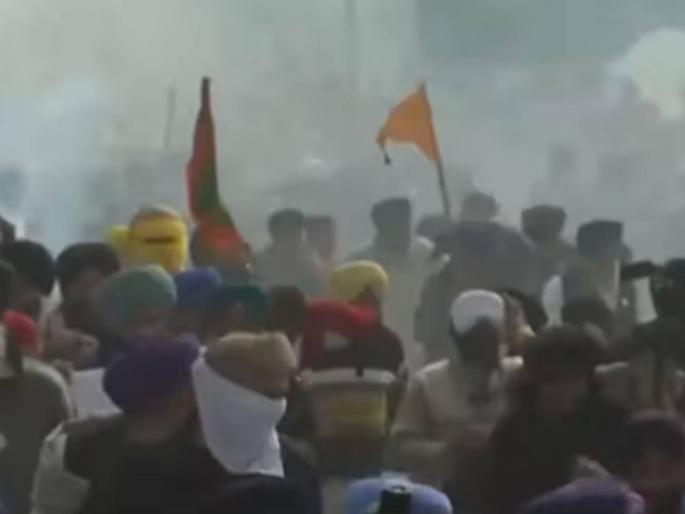 Farmers Protest Farmers protesters leave for Delhi Police burst teargas canisters at Shambhu border | Farmers Protest: शेतकरी आंदोलक दिल्लीकडे रवाना; शंभू सीमेवर पोलिसांनी अश्रुधुराच्या नळकांड्या फोडल्या Farmers Protest Farmers protesters leave for Delhi Police burst teargas canisters at Shambhu border | Farmers Protest: शेतकरी आंदोलक दिल्लीकडे रवाना; शंभू सीमेवर पोलिसांनी अश्रुधुराच्या नळकांड्या फोडल्या