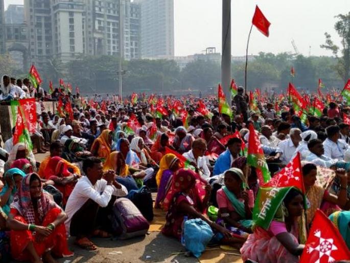 farmers agitation called off after government agrees over all demands | आदिवासी, शेतकऱ्यांचं आंदोलन मागे; सरकारकडून लेखी आश्वासन farmers agitation called off after government agrees over all demands | आदिवासी, शेतकऱ्यांचं आंदोलन मागे; सरकारकडून लेखी आश्वासन