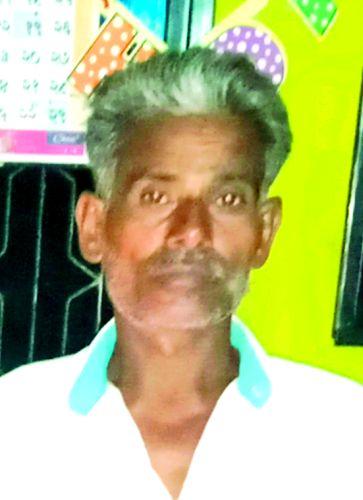 Crop destruction despite measures: Suicide by poisoning a farmer | उपाययोजना करूनही पीक नष्ट : शेतकऱ्याची विष प्राशन करून आत्महत्या Crop destruction despite measures: Suicide by poisoning a farmer | उपाययोजना करूनही पीक नष्ट : शेतकऱ्याची विष प्राशन करून आत्महत्या