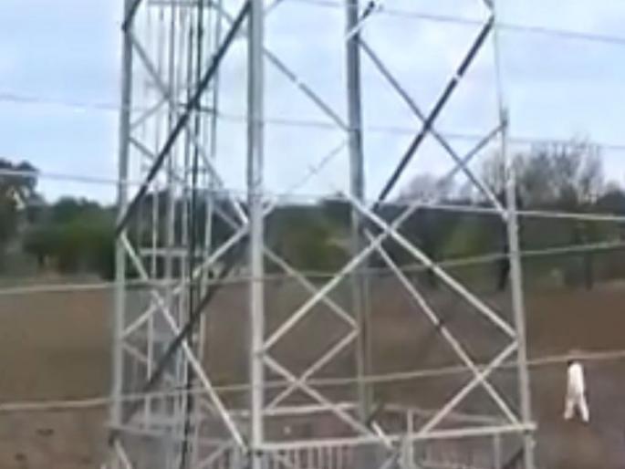 Due to lack of compensation for land acquisition, farmers aggressive | भूसंपादनाचा योग्य मोबदला मिळत नसल्याने शेतकरी आक्रमक Due to lack of compensation for land acquisition, farmers aggressive | भूसंपादनाचा योग्य मोबदला मिळत नसल्याने शेतकरी आक्रमक