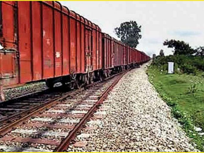Farmers can now send fruits and vegetables by rail | शेतकऱ्यांना आता रेल्वेने पाठवता येणार फळे-भाजीपाला Farmers can now send fruits and vegetables by rail | शेतकऱ्यांना आता रेल्वेने पाठवता येणार फळे-भाजीपाला