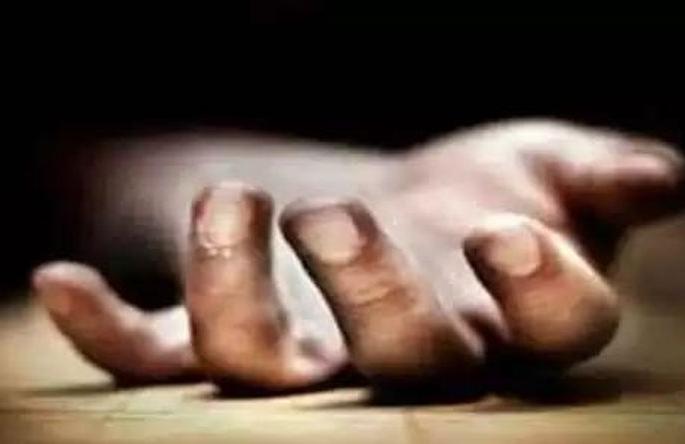 Death of a pesticide-fed farmer during treatment | किटकनाशक प्राशन केलेल्या शेतकऱ्याचा उपचारादरम्यान मृत्यू Death of a pesticide-fed farmer during treatment | किटकनाशक प्राशन केलेल्या शेतकऱ्याचा उपचारादरम्यान मृत्यू