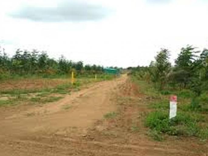 There was no funding from the Mnrega for Farmland road | रोहयोतून शेतरस्त्यांसाठी निधीच दिला नाही There was no funding from the Mnrega for Farmland road | रोहयोतून शेतरस्त्यांसाठी निधीच दिला नाही