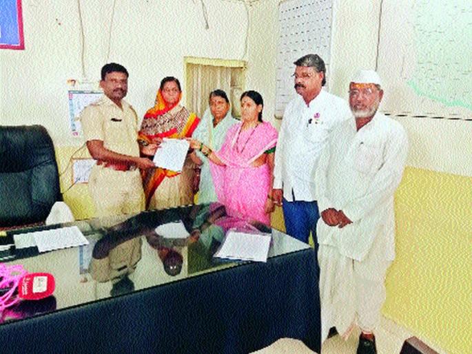 Shivtare, file cases against Bapat | शिवतारे, बापटांवर गुन्हे दाखल करा Shivtare, file cases against Bapat | शिवतारे, बापटांवर गुन्हे दाखल करा