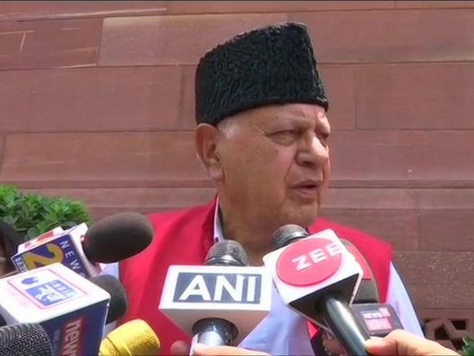 Farooq Abdullah freed from Detention | फारुक अब्दुल्लांची नजरकैदेतून मुक्तता