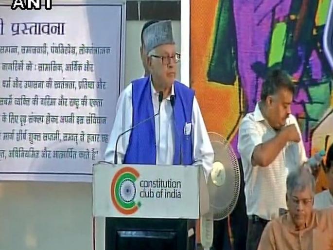 There is no danger from China and Pakistan, a big thief is set in the country - Farooq Abdullah | चीन-पाकिस्तानकडून धोका नाही, देशातच मोठा चोर बसलाय - फारूख अब्दुल्ला There is no danger from China and Pakistan, a big thief is set in the country - Farooq Abdullah | चीन-पाकिस्तानकडून धोका नाही, देशातच मोठा चोर बसलाय - फारूख अब्दुल्ला