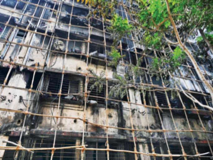 Fire fighting system also stopped; The condition of the building was like scrap | अग्निशमन यंत्रणाही ठप्प; इमारतीची अवस्था झाली भंगारासारखी Fire fighting system also stopped; The condition of the building was like scrap | अग्निशमन यंत्रणाही ठप्प; इमारतीची अवस्था झाली भंगारासारखी
