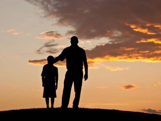 Fathers, don't just worry about earning money; giving your children time to succeed is equally important! | बापहो, काळजी फक्त कमाईची नको; मुलांच्या यशासाठी त्यांना वेळ देणंही तितकंच मोलाचं!  Fathers, don't just worry about earning money; giving your children time to succeed is equally important! | बापहो, काळजी फक्त कमाईची नको; मुलांच्या यशासाठी त्यांना वेळ देणंही तितकंच मोलाचं!