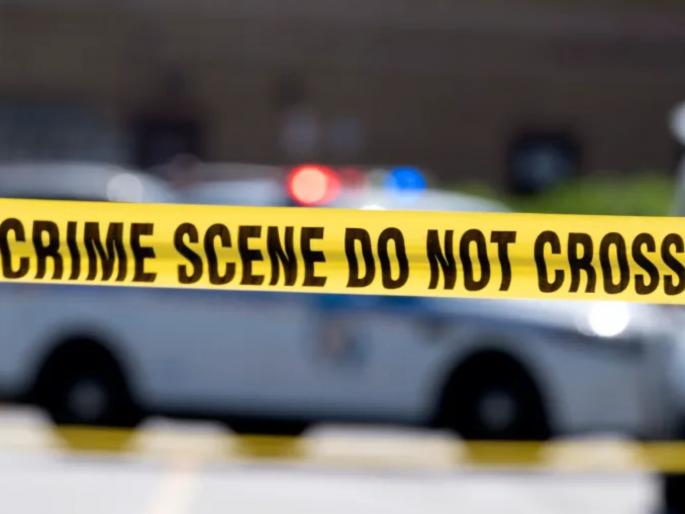 Mumbai Crime: Pregnant girl's throat slit with a blade, wife who went to save her also attacked; What caused it? | Mumbai Crime: पोटच्या मुलीचा ब्लेडने गळा चिरला, वाचवायला गेलेल्या पत्नीवरही हल्ला; कशामुळे घडलं?