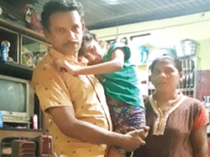 father makes Robot for special child | बापमाणूस! दिव्यांग मुलीसाठी जन्मदात्याने बनविला चक्क ‘रोबोटकाका’ father makes Robot for special child | बापमाणूस! दिव्यांग मुलीसाठी जन्मदात्याने बनविला चक्क ‘रोबोटकाका’