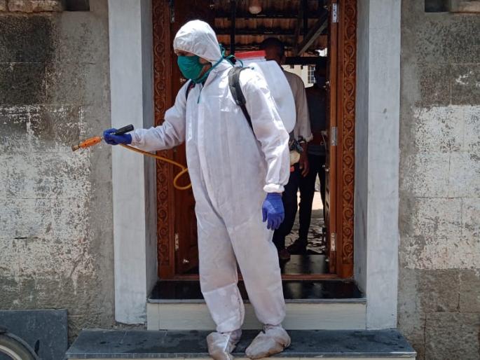 "Teacher sprays disinfection in Shirasgaon" | "शिरसगावात शिक्षकाने केली निर्जंतुकीकरण फवारणी" "Teacher sprays disinfection in Shirasgaon" | "शिरसगावात शिक्षकाने केली निर्जंतुकीकरण फवारणी"