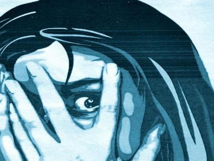 Two girls of class 10th and 11th were abused by a teacher; Shocking incident in Phaltan Taluk | दहावी, अकरावीच्या दोन मुलींवर पिटी शिक्षकाचा अत्याचार; फलटण तालुक्यातील धक्कादायक घटना Two girls of class 10th and 11th were abused by a teacher; Shocking incident in Phaltan Taluk | दहावी, अकरावीच्या दोन मुलींवर पिटी शिक्षकाचा अत्याचार; फलटण तालुक्यातील धक्कादायक घटना