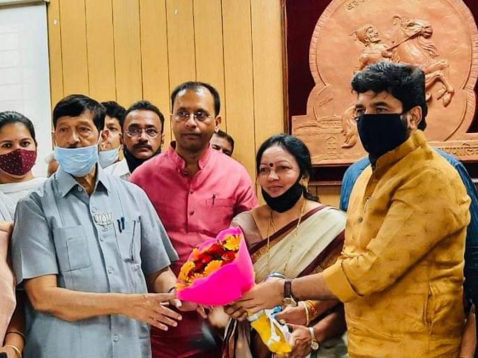 Ripai's Sunita Wadekar's victory as Deputy Mayor of Pune Municipal Corporation; Defeat of Mahavikas Aghadi candidate | पुणे महापालिकेच्या उपमहापौरपदी रिपाईच्या सुनीता वाडेकर यांचा विजय; महाविकास आघाडीच्या उमेदवाराचा पराभव