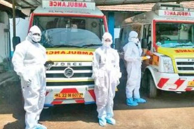 Demanding private ambulances is under consideration | खासगी रुग्णवाहिकांची मागणी करणे विचाराधीन Demanding private ambulances is under consideration | खासगी रुग्णवाहिकांची मागणी करणे विचाराधीन