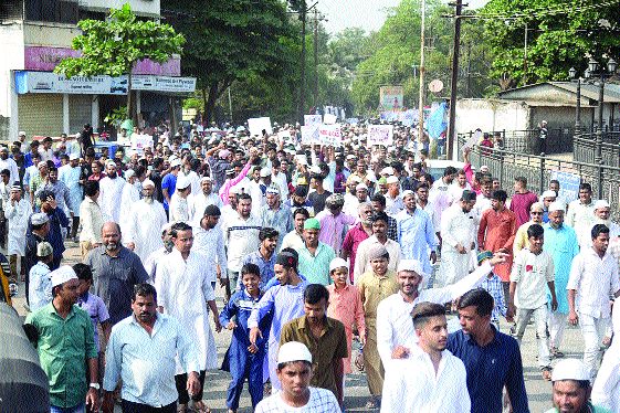 The movement is peaceful in Panvel, Mangaon | पनवेल, माणगावमध्ये आंदोलन शांततेत The movement is peaceful in Panvel, Mangaon | पनवेल, माणगावमध्ये आंदोलन शांततेत
