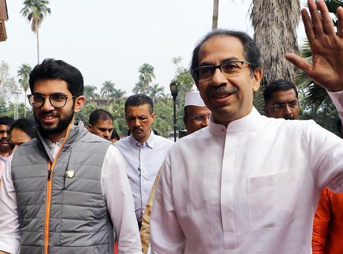Youth power is bomb, don't blow it; Uddhav thackrey | युवाशक्ती बॉम्बच, त्याची वात पेटवू नका; उद्धव ठाकरेंचा इशारा