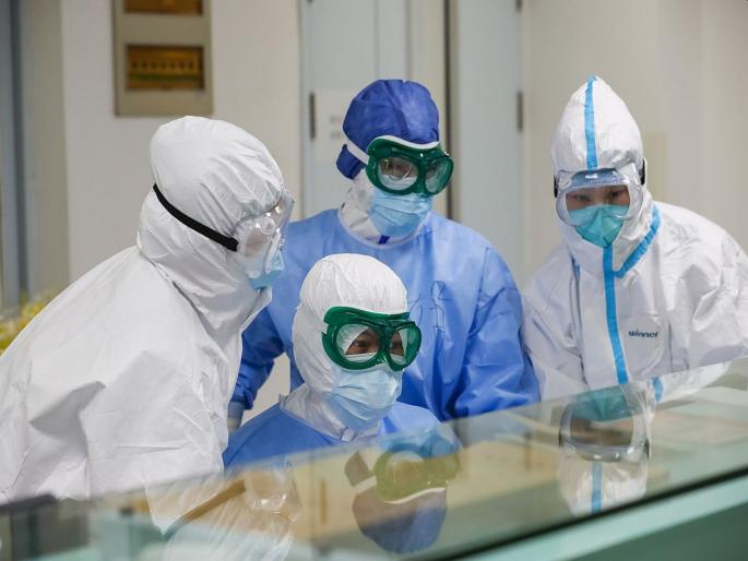 Throw PPE kits in wet-dry waste | ओल्या-सुक्या कचऱ्यात पीपीई किट फेकल्या Throw PPE kits in wet-dry waste | ओल्या-सुक्या कचऱ्यात पीपीई किट फेकल्या