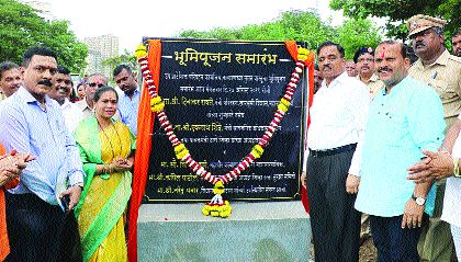 Transport Minister stuck due to Mayor, MLAs | महापौर, आमदारांमुळे ताटकळले परिवहनमंत्री Transport Minister stuck due to Mayor, MLAs | महापौर, आमदारांमुळे ताटकळले परिवहनमंत्री