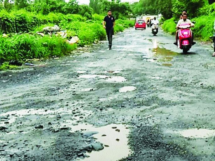 fill pathholes otherwise will not visarjan ganpati idol | खड्डे बुजवा; अन्यथा विसर्जन नाही fill pathholes otherwise will not visarjan ganpati idol | खड्डे बुजवा; अन्यथा विसर्जन नाही