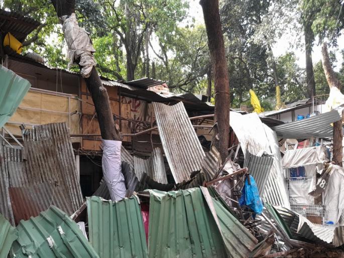 Action resurfaces on Ferguson streets Seven thousand square feet construction land | फर्ग्युसन रस्त्यावर कारवाईचा पुन्हा दणका; सात हजार चौरस फुट बांधकाम जमीनदोस्त Action resurfaces on Ferguson streets Seven thousand square feet construction land | फर्ग्युसन रस्त्यावर कारवाईचा पुन्हा दणका; सात हजार चौरस फुट बांधकाम जमीनदोस्त