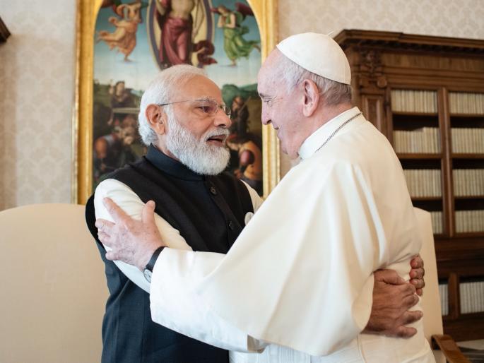 Narendra Modi : Peace talks ... The first Indian Prime Minister to meet Pope Francis in italy | Narendra Modi : शांतता पे चर्चा... पोप फ्रान्सिस यांची भेट घेणारे पहिले भारतीय पंतप्रधान Narendra Modi : Peace talks ... The first Indian Prime Minister to meet Pope Francis in italy | Narendra Modi : शांतता पे चर्चा... पोप फ्रान्सिस यांची भेट घेणारे पहिले भारतीय पंतप्रधान