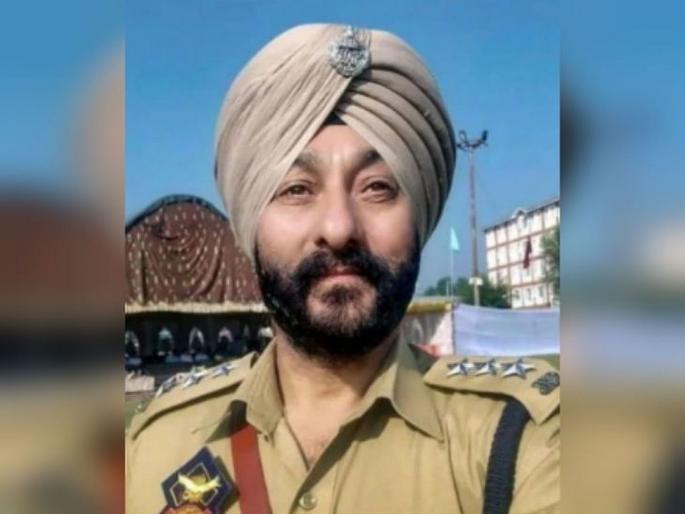 Presidential Medal Winner of Police Officer Who transport terrorists; Millions of rupees seized | दहशतवाद्यांची ने-आण करणारा पोलीस अधिकारी राष्ट्रपती पदक विजेता; लाखो रुपये उकळले