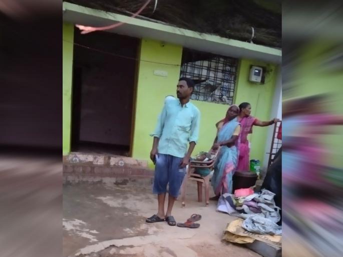 Short circuit in Kardi causes house fire, vital materials burnt | करडी येथे शार्टसर्किटमुळे घराला आग, जीवनोपयोगी साहित्य जळून खाक Short circuit in Kardi causes house fire, vital materials burnt | करडी येथे शार्टसर्किटमुळे घराला आग, जीवनोपयोगी साहित्य जळून खाक