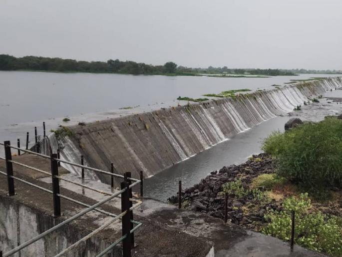 Two days for water to arrive in Jayakwadi; How much was discharged from the dams of Nagar, Nashik today? | जायकवाडीत पाणी येण्यासाठी दोन दिवस; आज नगर, नाशिकच्या धरणांमधून किती झाला विसर्ग? Two days for water to arrive in Jayakwadi; How much was discharged from the dams of Nagar, Nashik today? | जायकवाडीत पाणी येण्यासाठी दोन दिवस; आज नगर, नाशिकच्या धरणांमधून किती झाला विसर्ग?