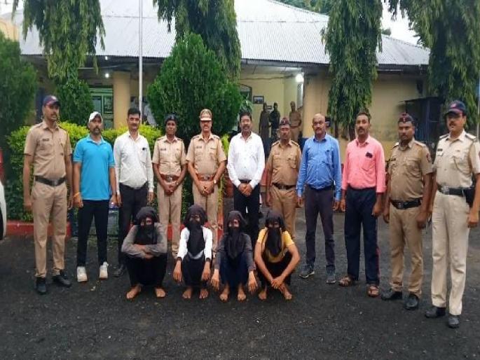 Five cases of burglary revealed Accused imprisoned, compensation of 1.27 lakhs seized | घरफोडीचे पाच गुन्हे उघड; आरोपी जेरबंद, १.२७ लाखांचा ऐवज जप्त Five cases of burglary revealed Accused imprisoned, compensation of 1.27 lakhs seized | घरफोडीचे पाच गुन्हे उघड; आरोपी जेरबंद, १.२७ लाखांचा ऐवज जप्त