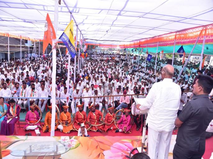 The farmer must survive; Modi values the eater but not the grower; Pawar's attack | शेतमाल पिकवणारा टिकला पाहिजे; मोदी खाणाराला महत्त्व देतात पण पिकवणाराला नाही; पवारांचा हल्लाबोल  The farmer must survive; Modi values the eater but not the grower; Pawar's attack | शेतमाल पिकवणारा टिकला पाहिजे; मोदी खाणाराला महत्त्व देतात पण पिकवणाराला नाही; पवारांचा हल्लाबोल