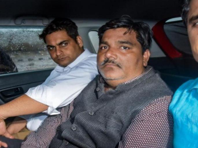 aap mla amanatullah khan played religious card said tahir hussain hrb | आपकडून ताहिर हुसेनची पुन्हा पाठराखण; मुस्लिम असल्यानेच कारवाई केल्याचा आरोप aap mla amanatullah khan played religious card said tahir hussain hrb | आपकडून ताहिर हुसेनची पुन्हा पाठराखण; मुस्लिम असल्यानेच कारवाई केल्याचा आरोप