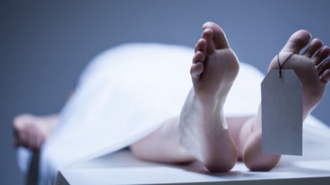 The house fell open; Corona deprives hundreds of women of kumkum on their foreheads! | घर पडले उघड्यावर; कोरोनाने हिरावले शेकडो महिलांच्या कपाळावरील कुंकू ! The house fell open; Corona deprives hundreds of women of kumkum on their foreheads! | घर पडले उघड्यावर; कोरोनाने हिरावले शेकडो महिलांच्या कपाळावरील कुंकू !