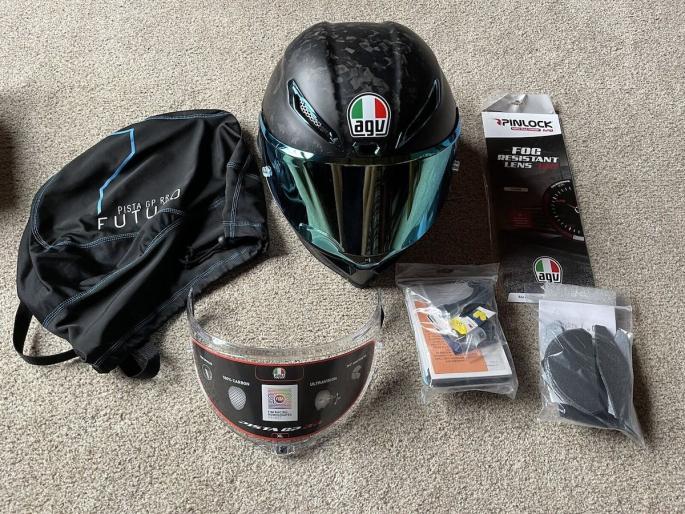 The helmet is such that you will get tired of reading the features the price is also such that you will buy a bike in it know details | हेल्मेट असं की फीचर्स वाचून थकून जाल, किंमतही अशी की त्यात एक बाईकही घ्याल The helmet is such that you will get tired of reading the features the price is also such that you will buy a bike in it know details | हेल्मेट असं की फीचर्स वाचून थकून जाल, किंमतही अशी की त्यात एक बाईकही घ्याल