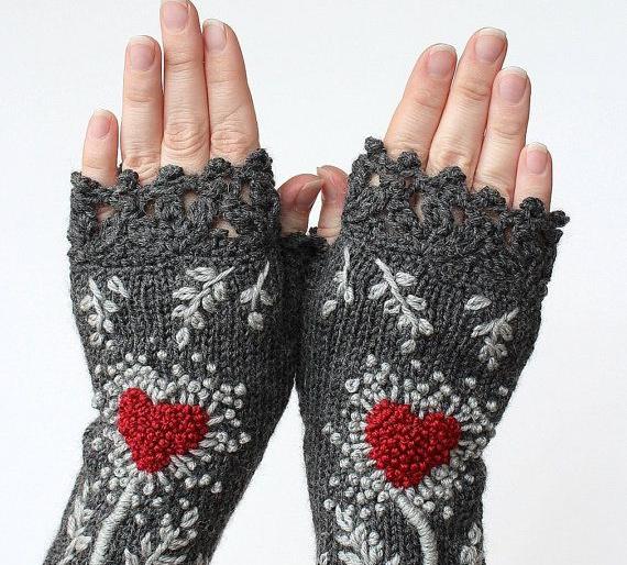 Do you know these 17 social rule of hand gloves? | हातमोज्यांबद्दलचे ते सतरा नियम तुम्हाला माहिती आहेत का? Do you know these 17 social rule of hand gloves? | हातमोज्यांबद्दलचे ते सतरा नियम तुम्हाला माहिती आहेत का?