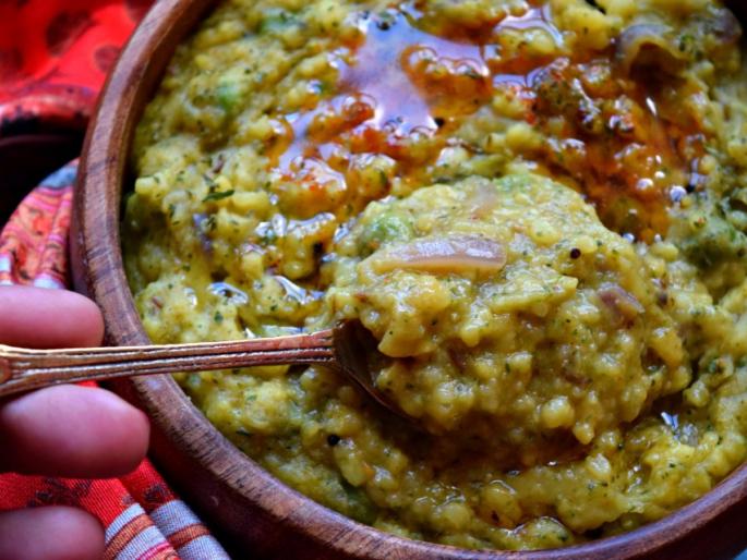 7 Tasty types of our brand food khichadi | ब्रॅण्ड फूड म्हणून गौरविल्या गेलेल्या खिचडीचे 7 चविष्ट प्रकार 7 Tasty types of our brand food khichadi | ब्रॅण्ड फूड म्हणून गौरविल्या गेलेल्या खिचडीचे 7 चविष्ट प्रकार