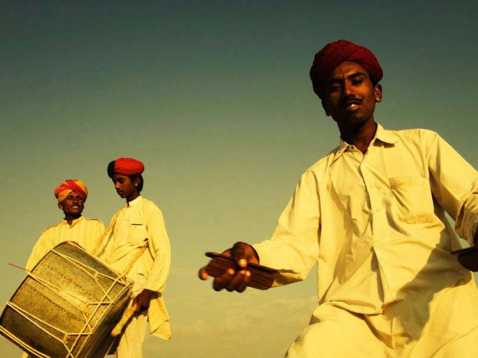 Travel only for listening good music. These are best option for this. | उत्तम संगीत ऐकायचं असेल तर संगीत पर्यटन करा... आहे की नाही भन्नाट आयडिया! Travel only for listening good music. These are best option for this. | उत्तम संगीत ऐकायचं असेल तर संगीत पर्यटन करा... आहे की नाही भन्नाट आयडिया!