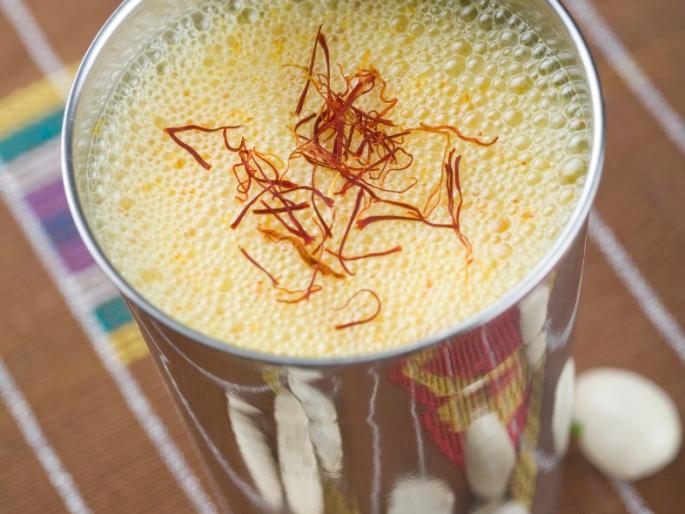 Tasty tips for make a milk favourite one | नावडतीचं दूध आवडतीचं करण्यासाठी हे उपाय करा! Tasty tips for make a milk favourite one | नावडतीचं दूध आवडतीचं करण्यासाठी हे उपाय करा!