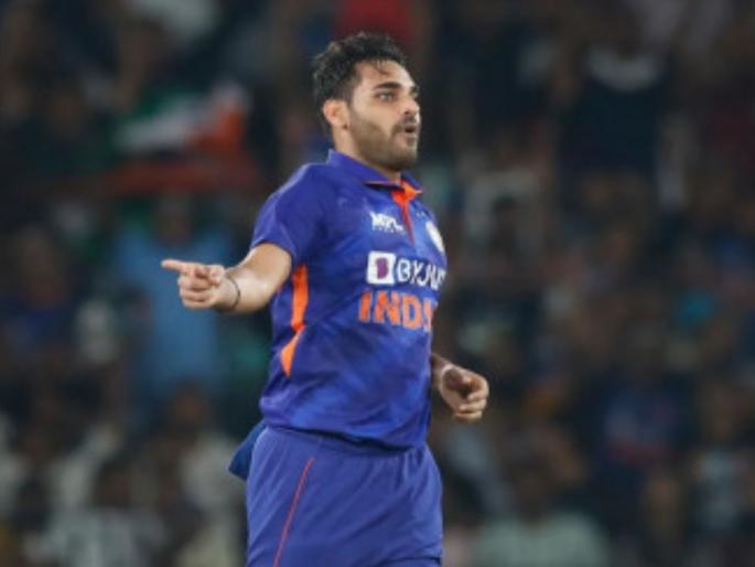 RCB Bowler And Uttar Pradesh Captain Bhuvneshwar Kumar Hattrick In Syed Mushtaq Ali Trophy | स्विंगचा किंग Bhuvneshwar Kumar नं साधला हॅटट्रिकचा डाव!; ४ षटकात खर्च केल्या फक्त ६ धावा