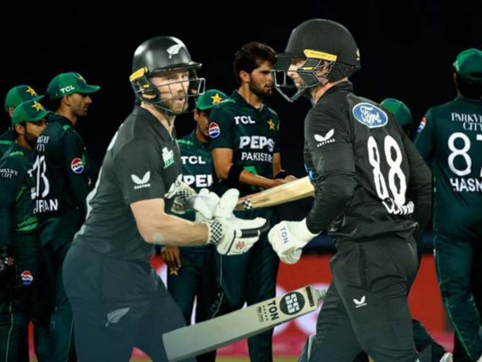 New Zealand Beat Pakistan And Win Tri-Series Title Ahead Of Champions Trophy | चॅम्पियन्स ट्रॉफी आधी न्यूझीलंडनं जिंकली फायनल; पाकचा घरच्या मैदानात पाडला बुक्का!