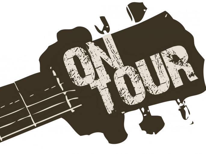 Belive these foregin tours in your iphone price budeget! | आयफोनच्या किंमतीएवढ्याच खर्चात परदेश दौरा शक्य आहे! Belive these foregin tours in your iphone price budeget! | आयफोनच्या किंमतीएवढ्याच खर्चात परदेश दौरा शक्य आहे!