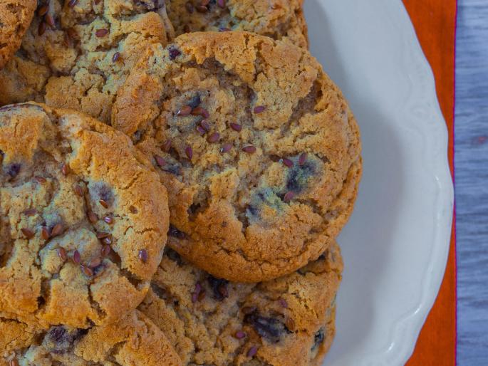 Tasty treat from flax. | कोण म्हणतं जवसाची फक्त चटणीच होते? लाडू पासून कढीपर्यंत जवसापासून बरंच काही बनतं! Tasty treat from flax. | कोण म्हणतं जवसाची फक्त चटणीच होते? लाडू पासून कढीपर्यंत जवसापासून बरंच काही बनतं!