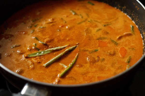 Hotel style gravy... What is imposiible in it? | हॉटेलासरखी भाजी घरी का नाही?