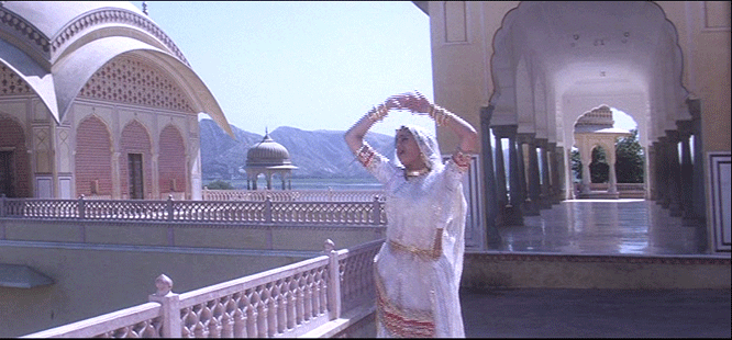 Bollywood makes these 10 places famous in tourist list | बॉलिवूडमुळे भारतातील ही 10 ठिकाणं पर्यटकांच्या आकर्षणाचे केंद्र झाली आहेत. ही ठिकाणं पाहण्यासारखी आहेत आणि परवडणारीही आहेत. Bollywood makes these 10 places famous in tourist list | बॉलिवूडमुळे भारतातील ही 10 ठिकाणं पर्यटकांच्या आकर्षणाचे केंद्र झाली आहेत. ही ठिकाणं पाहण्यासारखी आहेत आणि परवडणारीही आहेत.